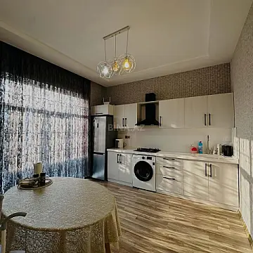Satılır 4 otaqlı həyət evi 140 m²