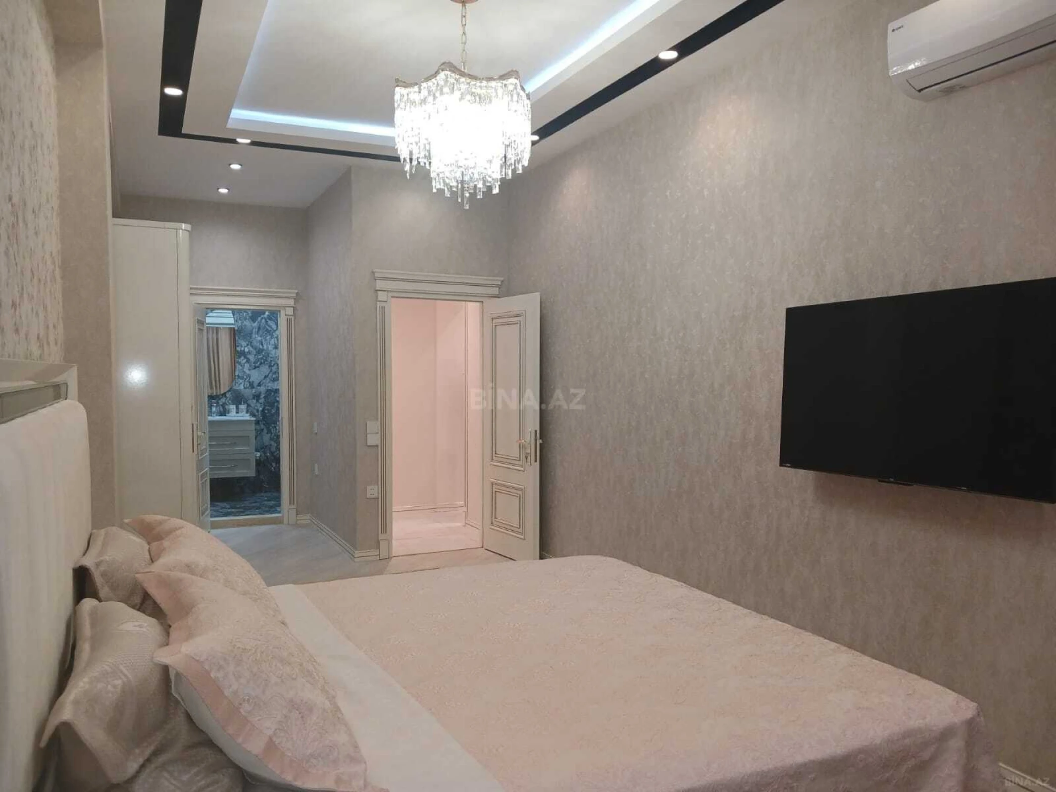 Satılır 3 otaqlı mənzil 146 m²