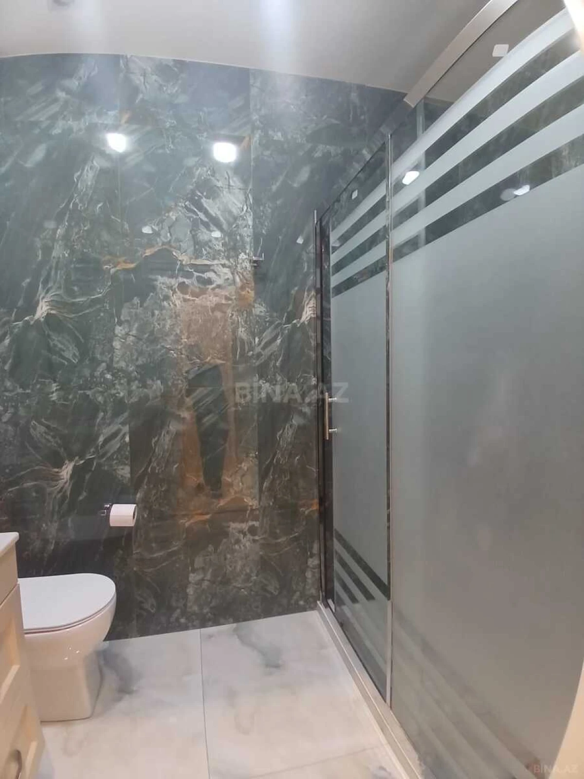 Satılır 3 otaqlı mənzil 146 m²
