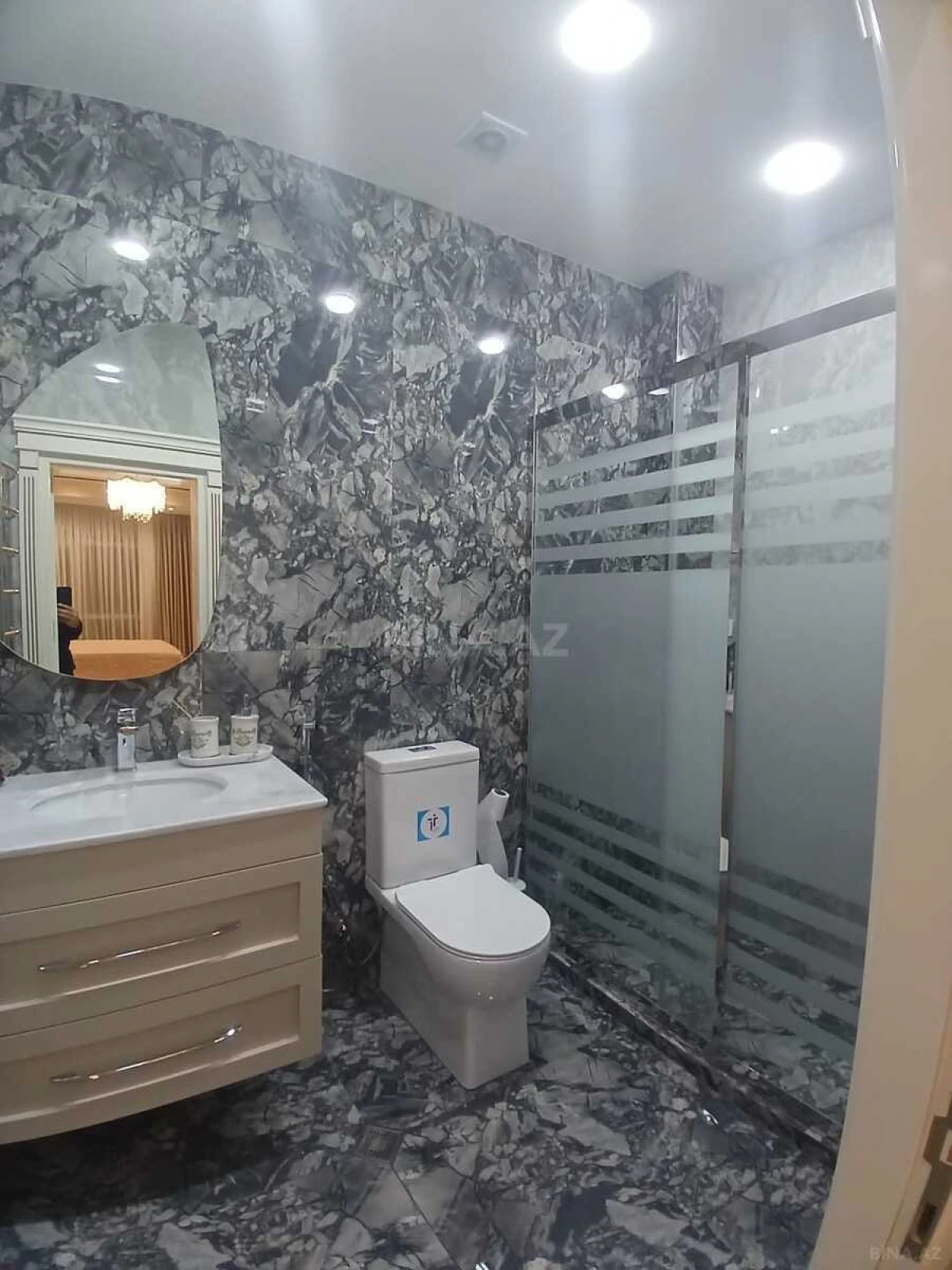 Satılır 3 otaqlı mənzil 146 m²
