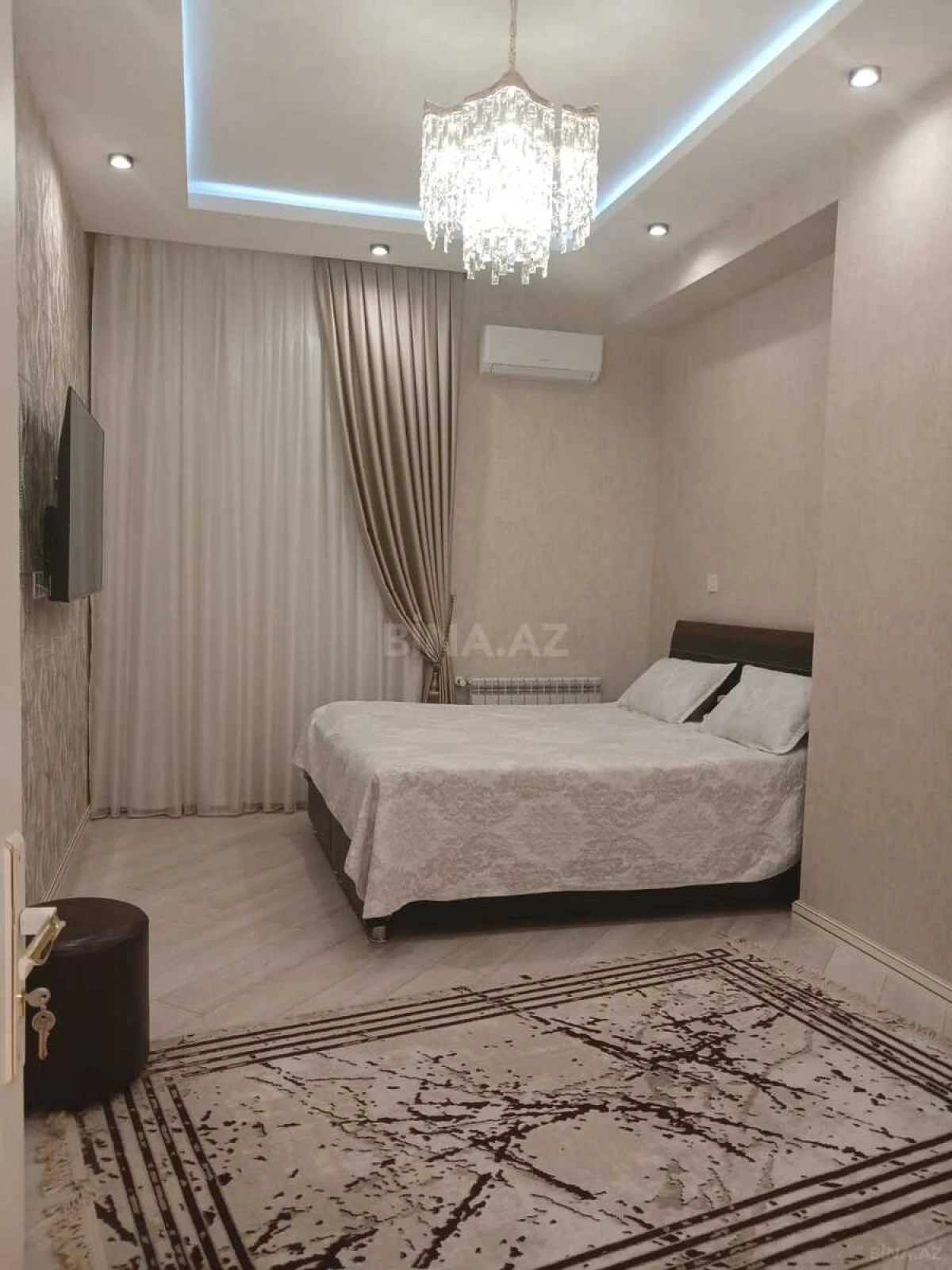 Satılır 3 otaqlı mənzil 146 m²