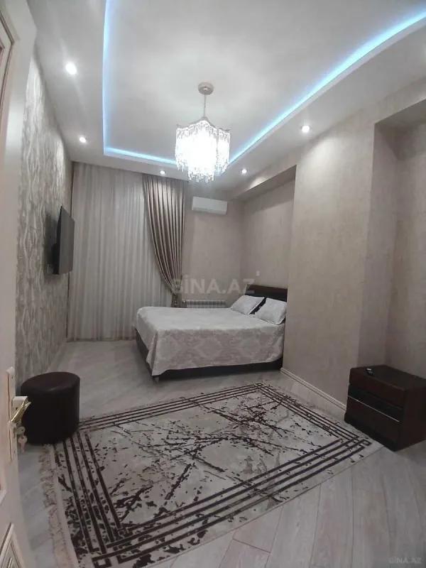 Satılır 3 otaqlı mənzil 146 m²