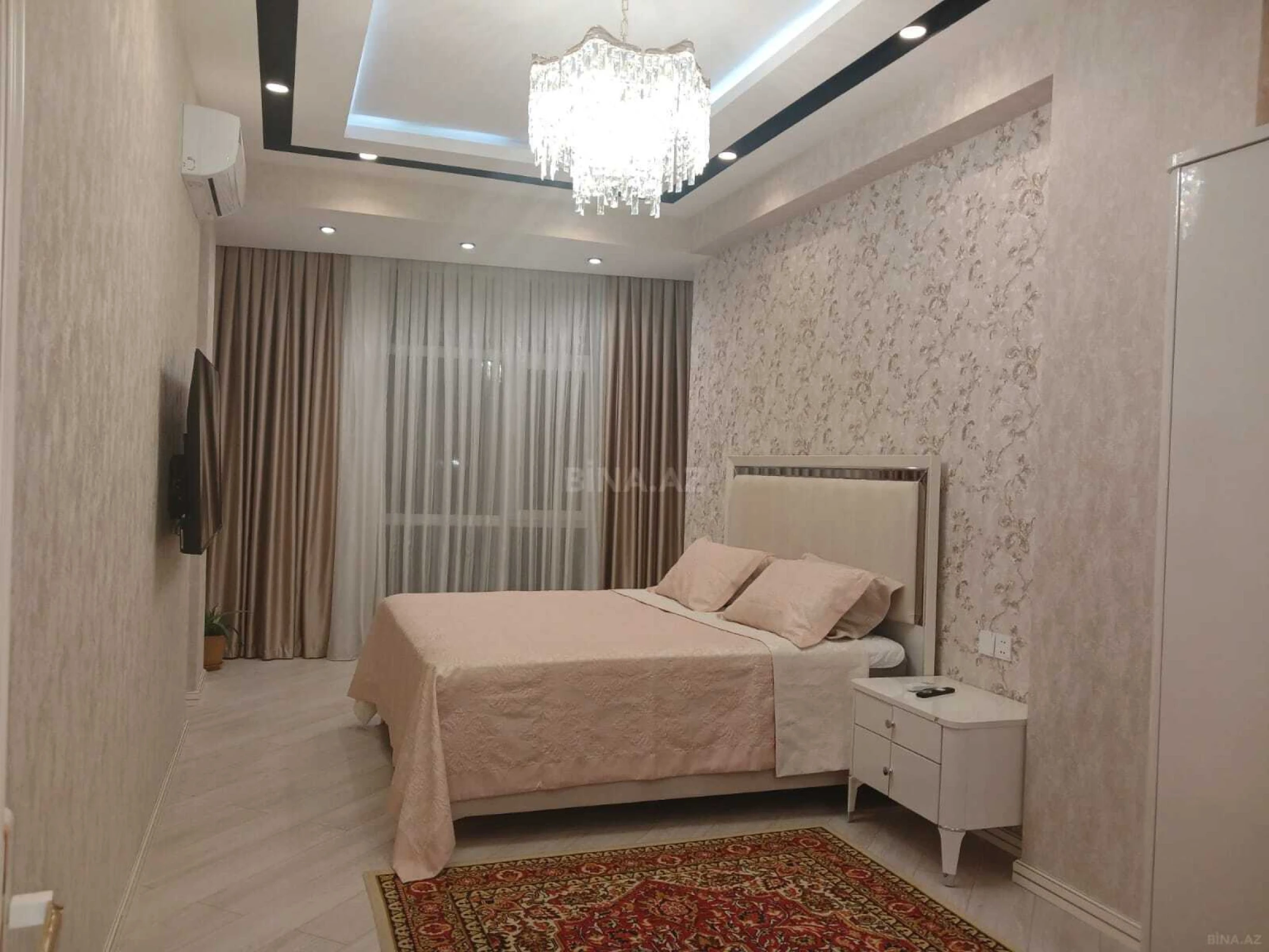 Satılır 3 otaqlı mənzil 146 m²