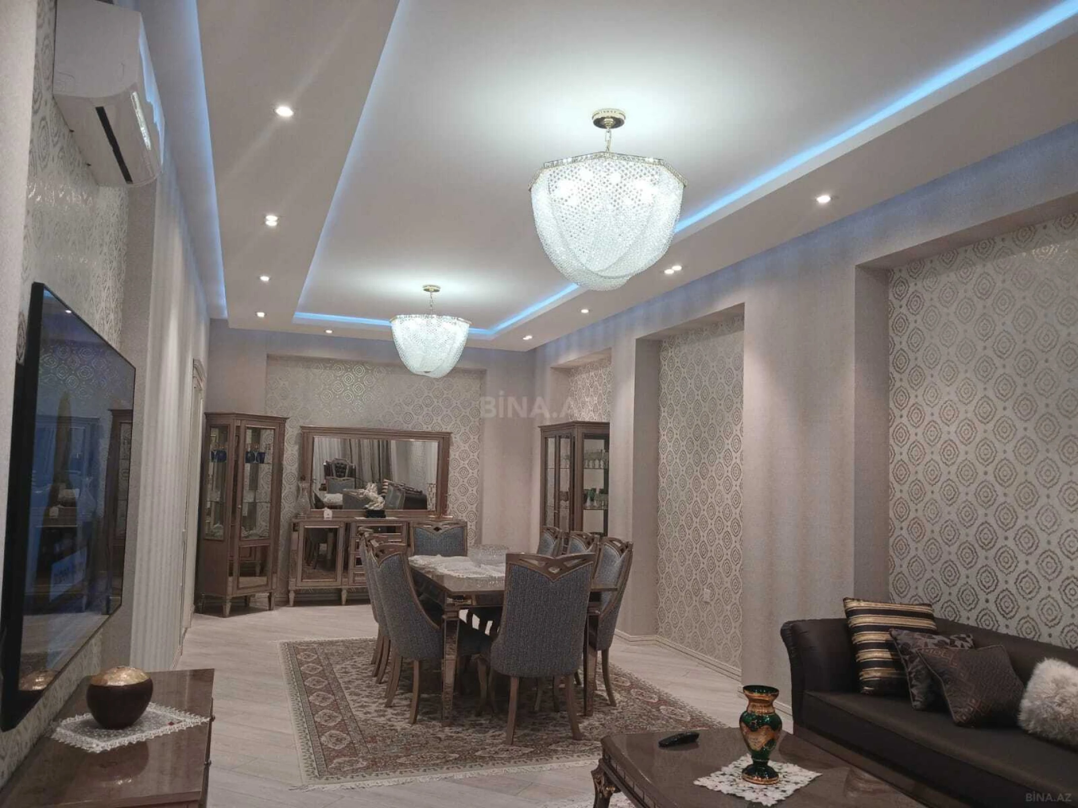 Satılır 3 otaqlı mənzil 146 m²