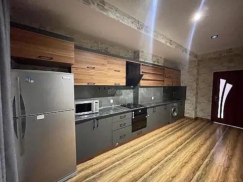 Satılır 2 otaqlı mənzil 95 m²