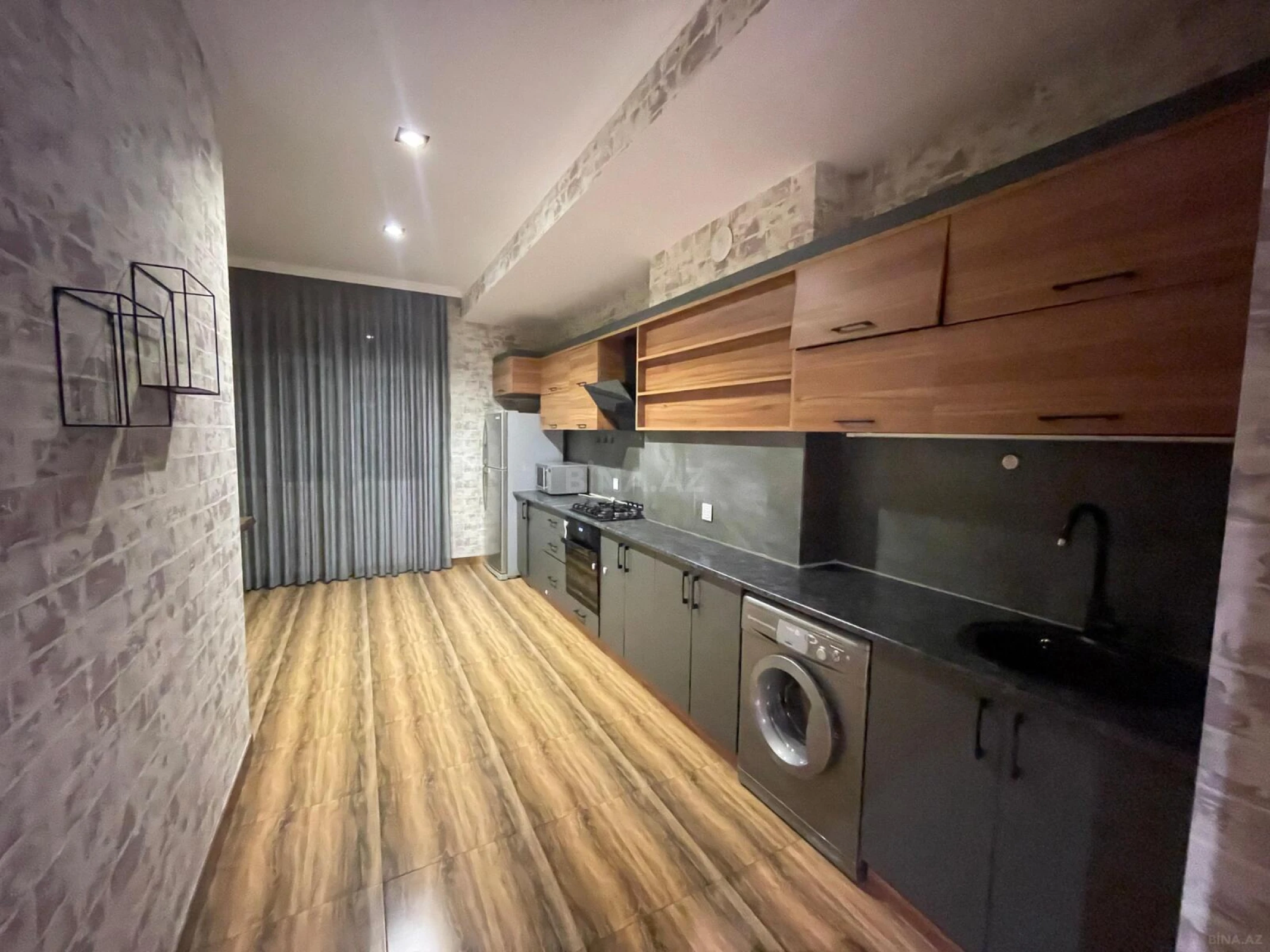 Satılır 2 otaqlı mənzil 95 m²