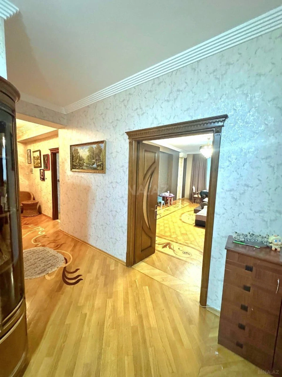 Satılır 3 otaqlı mənzil 158 m²