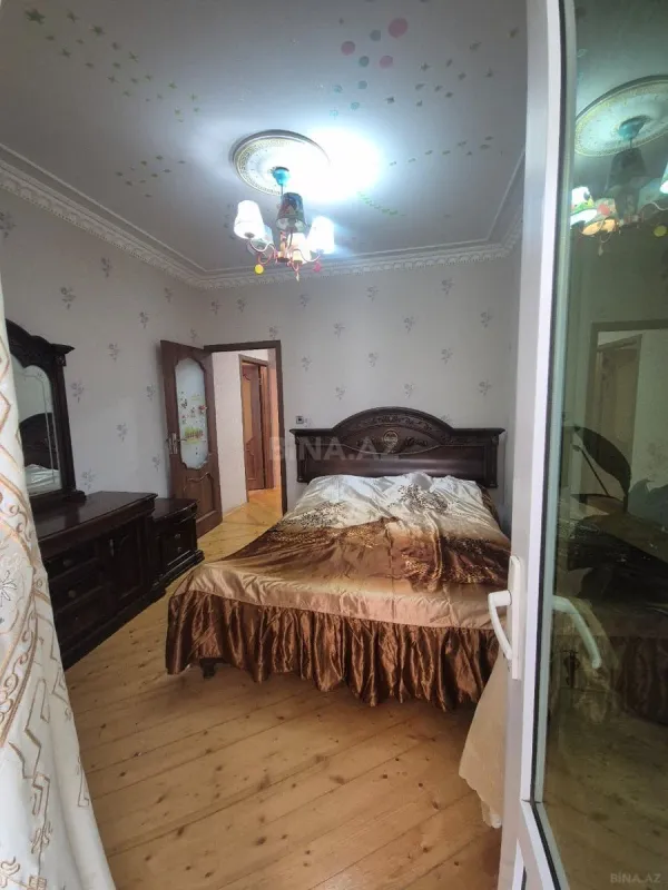 Satılır 4 otaqlı mənzil 110 m²