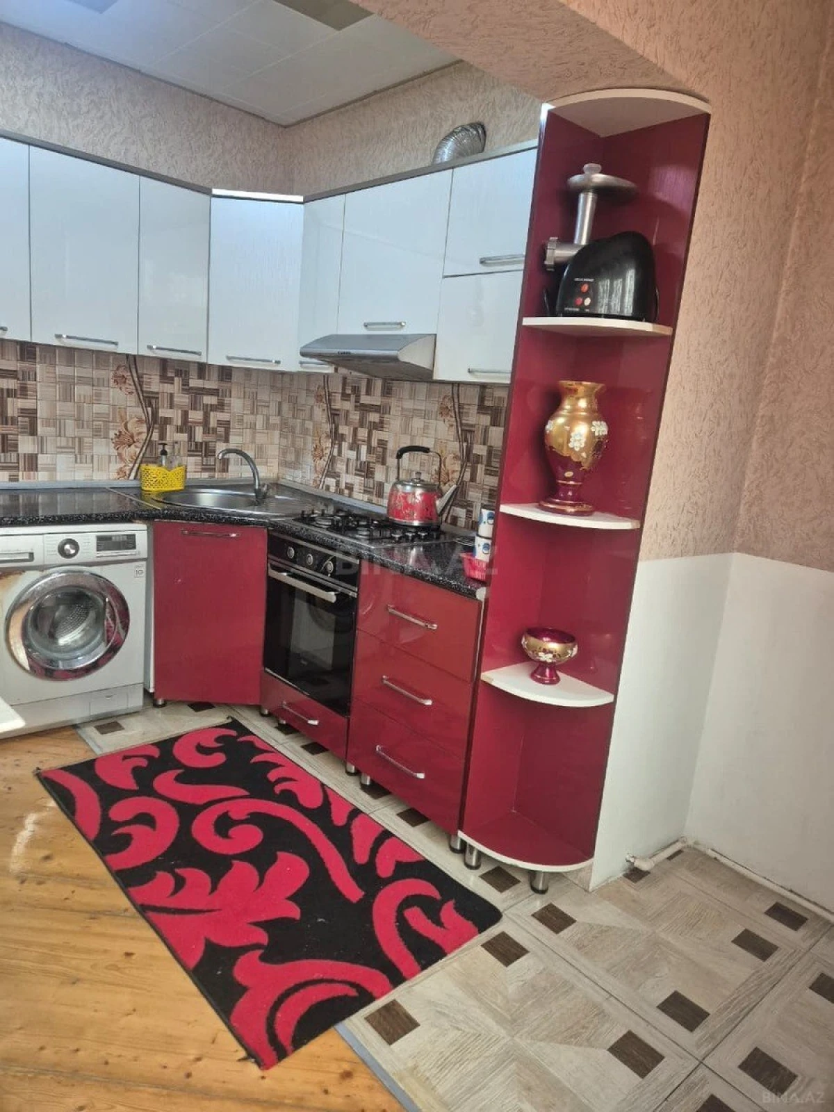 Satılır 4 otaqlı mənzil 110 m²