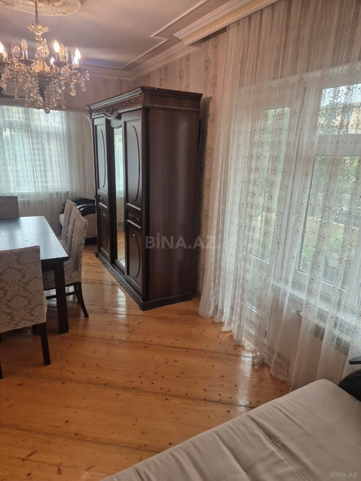 Satılır 4 otaqlı mənzil 110 m²