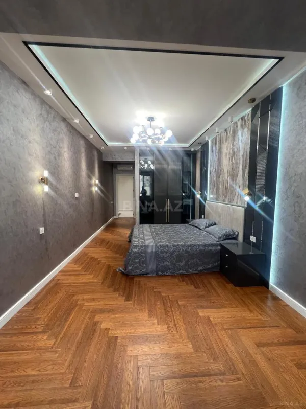 Satılır 3 otaqlı mənzil 138 m²