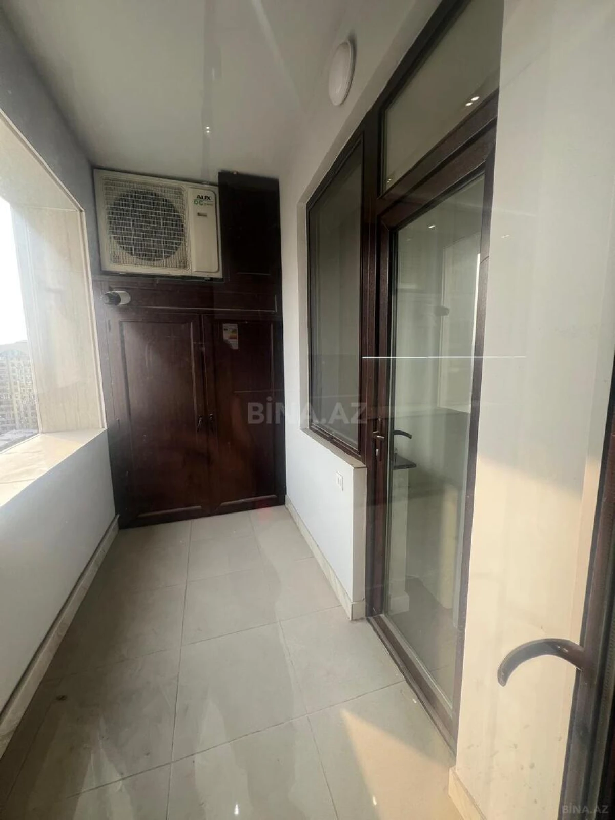 Satılır 3 otaqlı mənzil 138 m²