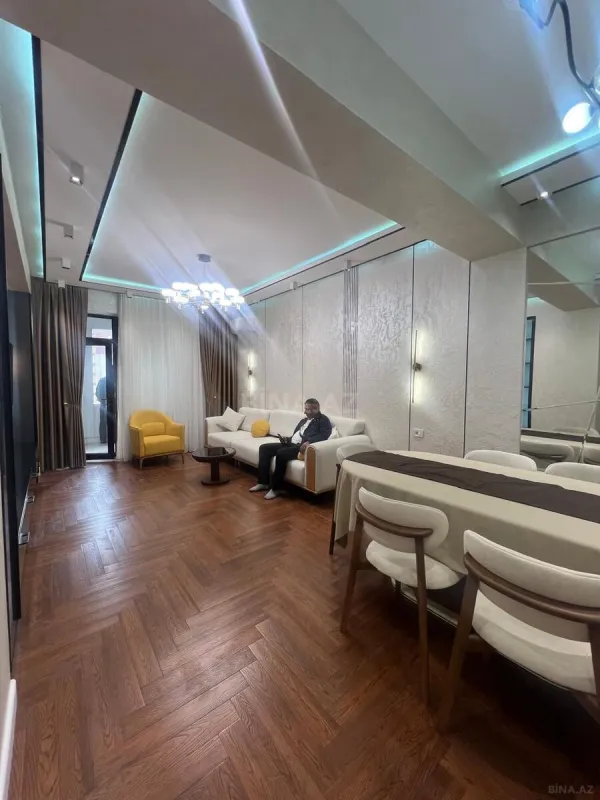 Satılır 3 otaqlı mənzil 138 m²