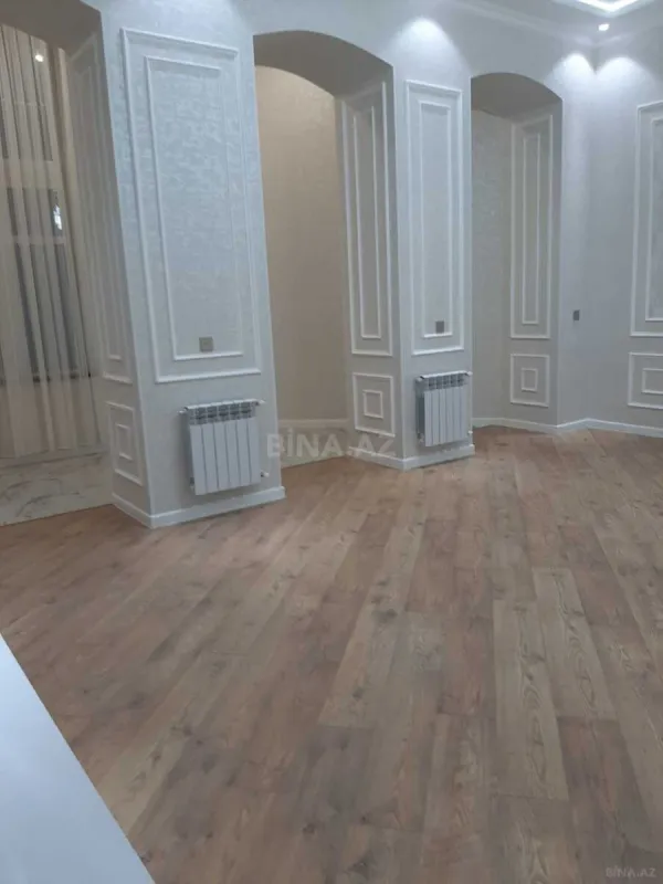 Satılır 4 otaqlı mənzil 155 m²