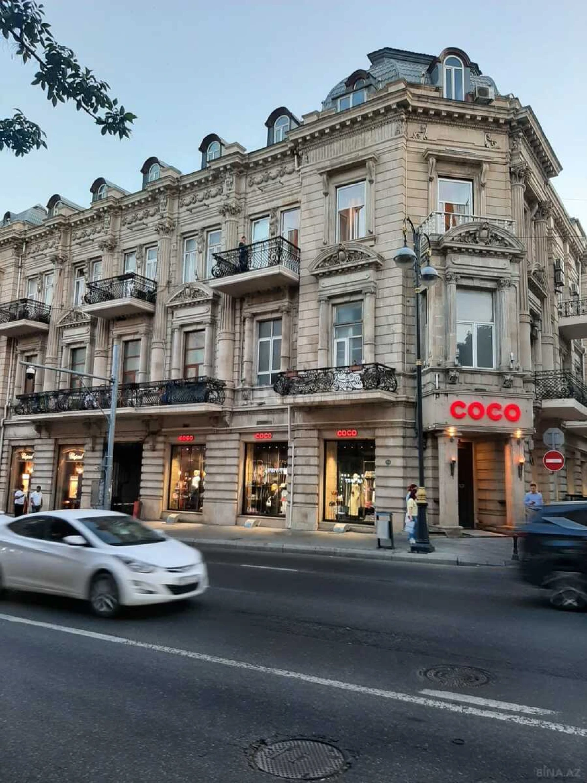 Satılır 4 otaqlı mənzil 155 m²