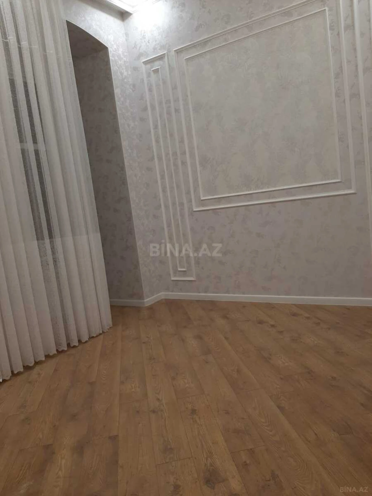 Satılır 4 otaqlı mənzil 155 m²