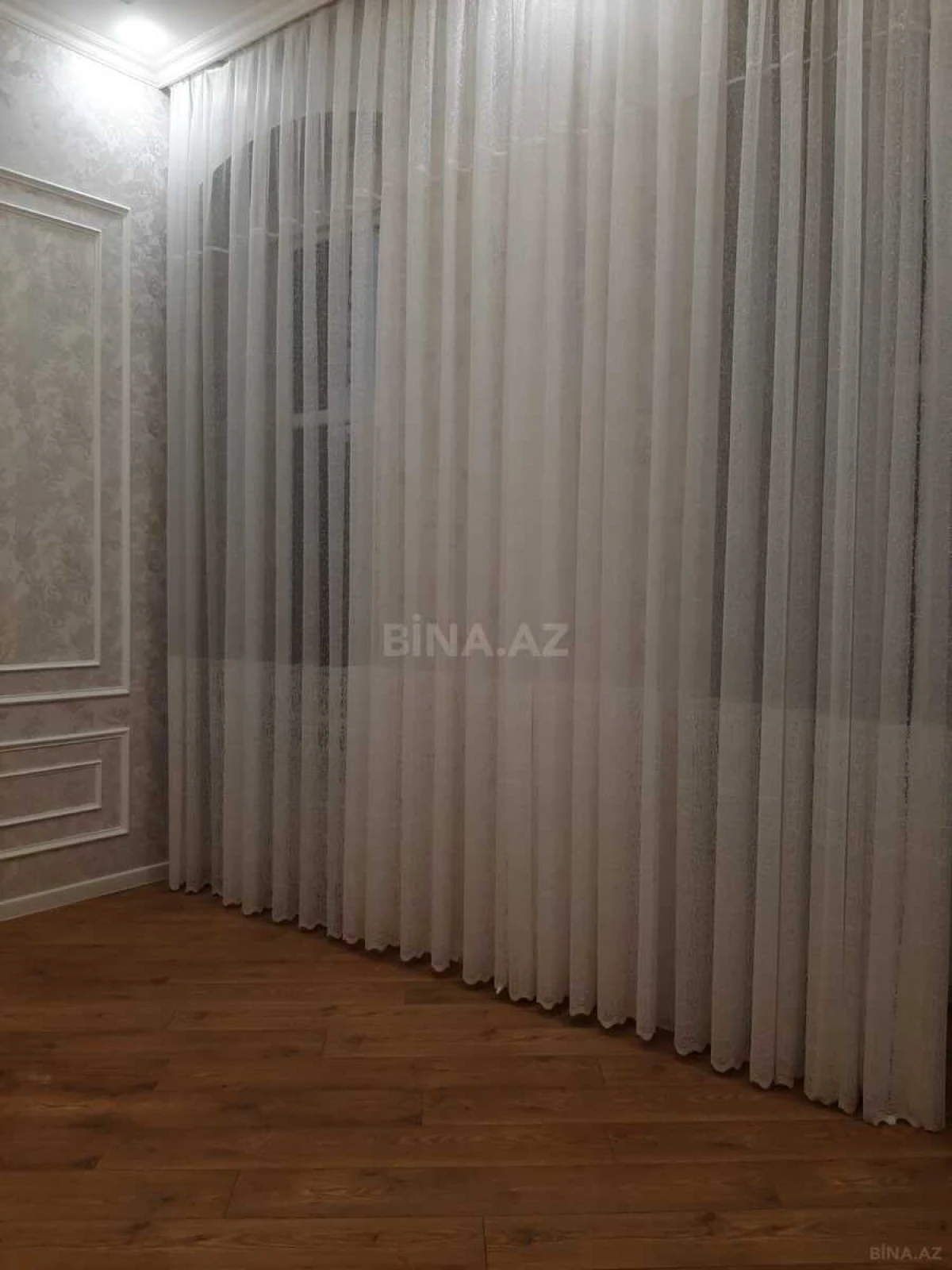 Satılır 4 otaqlı mənzil 155 m²