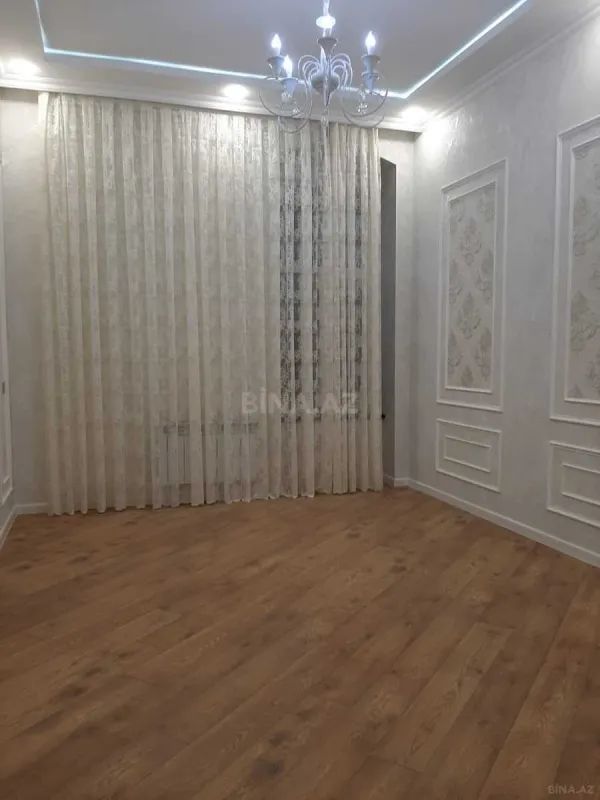 Satılır 4 otaqlı mənzil 155 m²