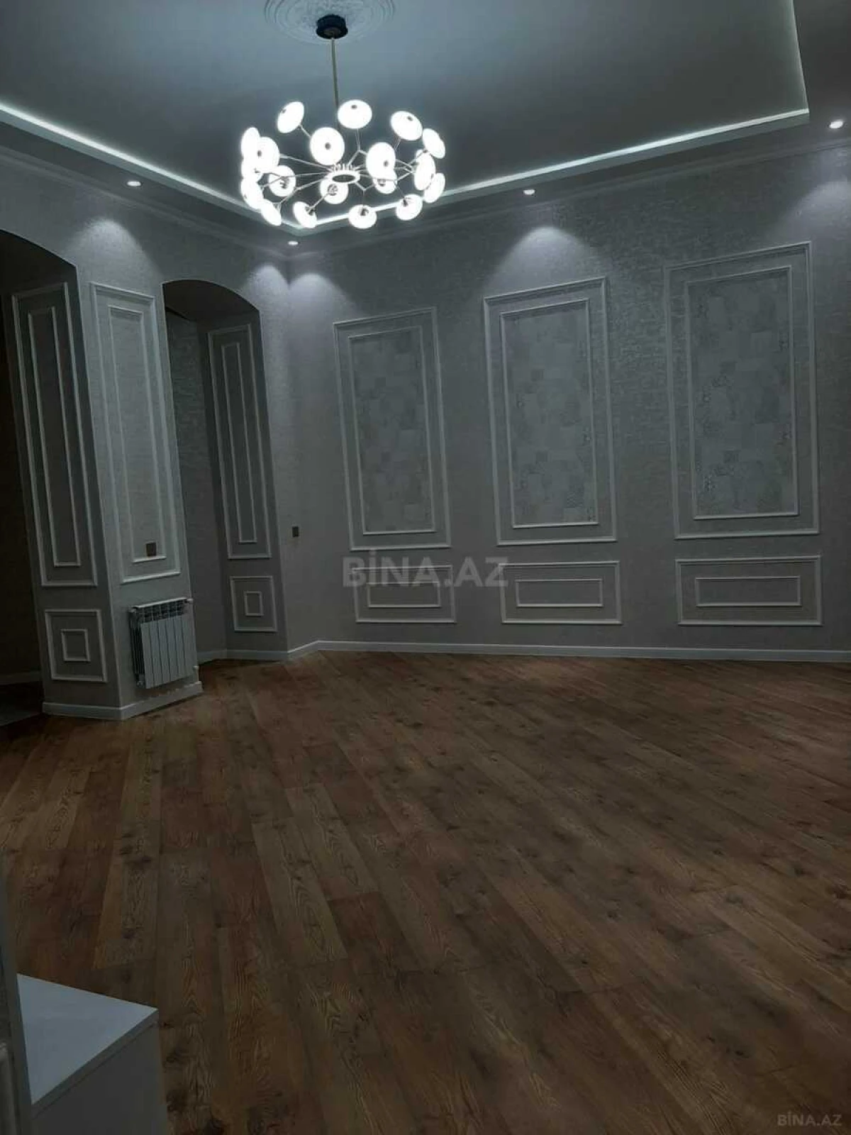 Satılır 4 otaqlı mənzil 155 m²