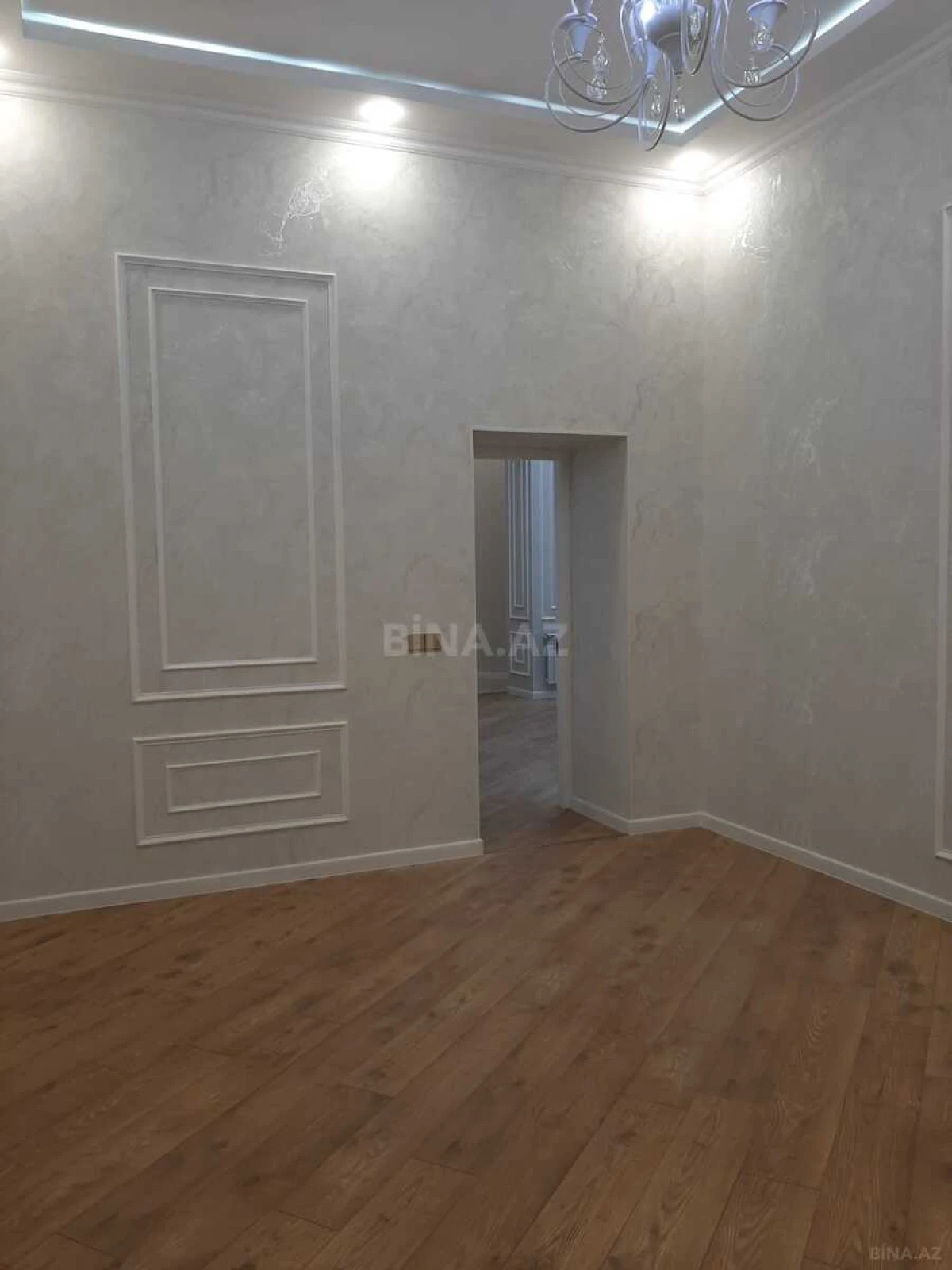 Satılır 4 otaqlı mənzil 155 m²