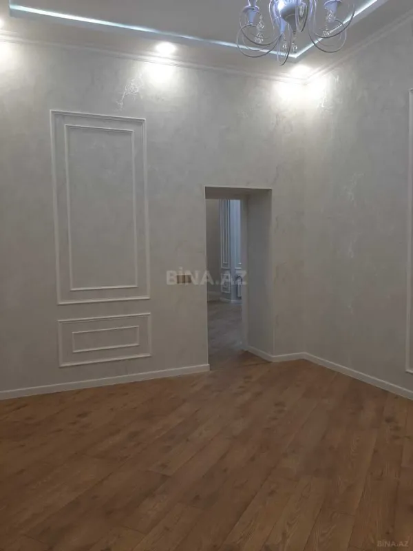 Satılır 4 otaqlı mənzil 155 m²