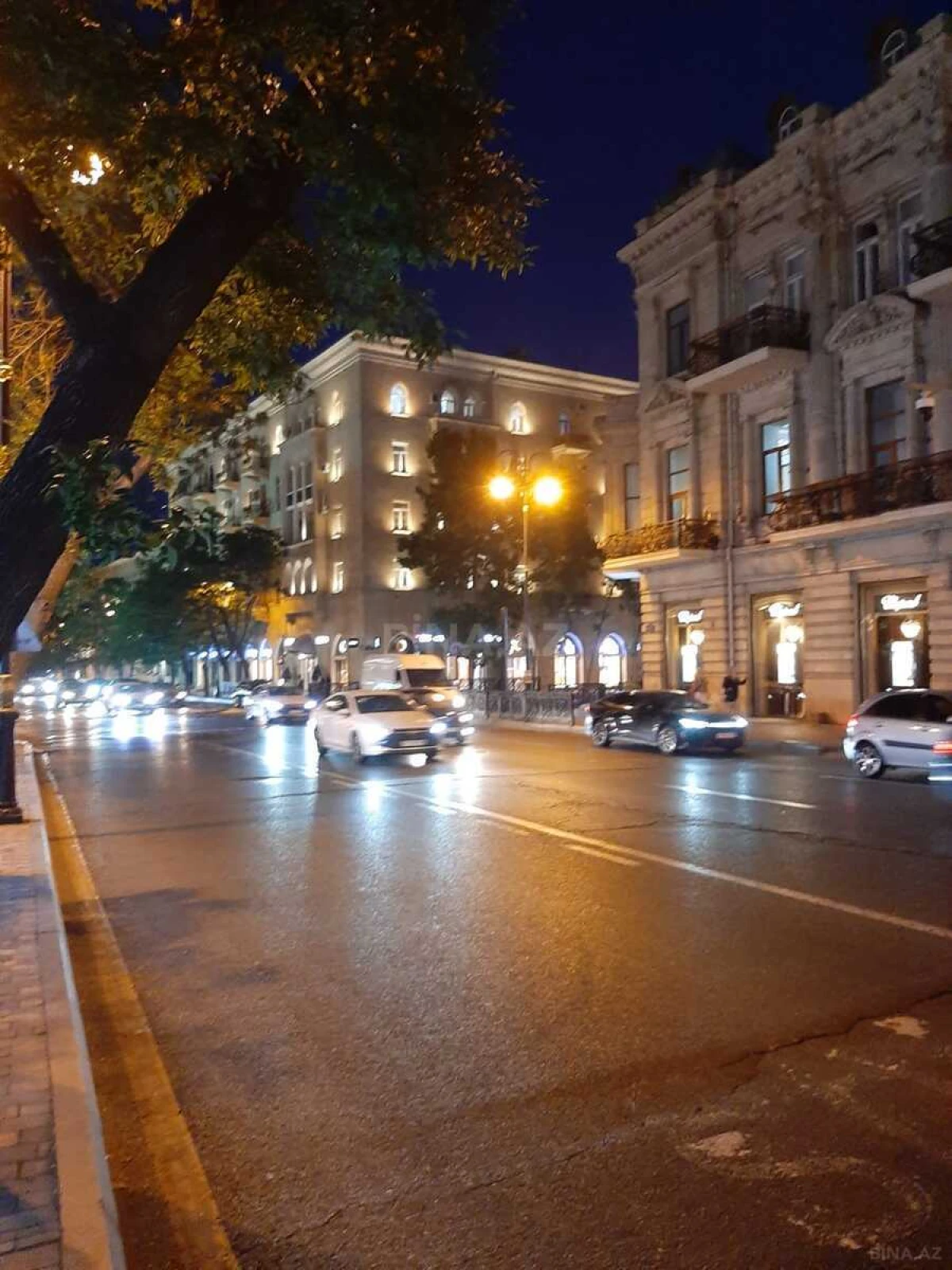 Satılır 4 otaqlı mənzil 155 m²