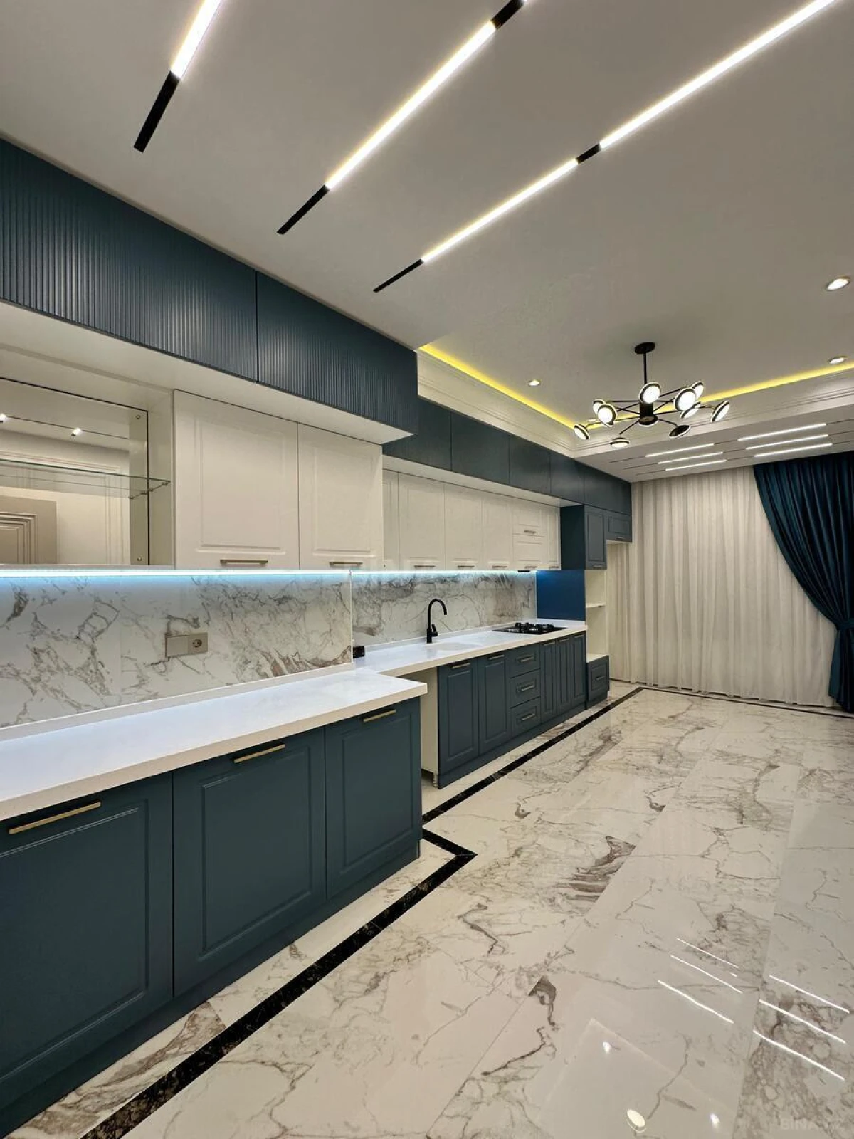 Kirayə verilir 3 otaqlı mənzil 130 m²