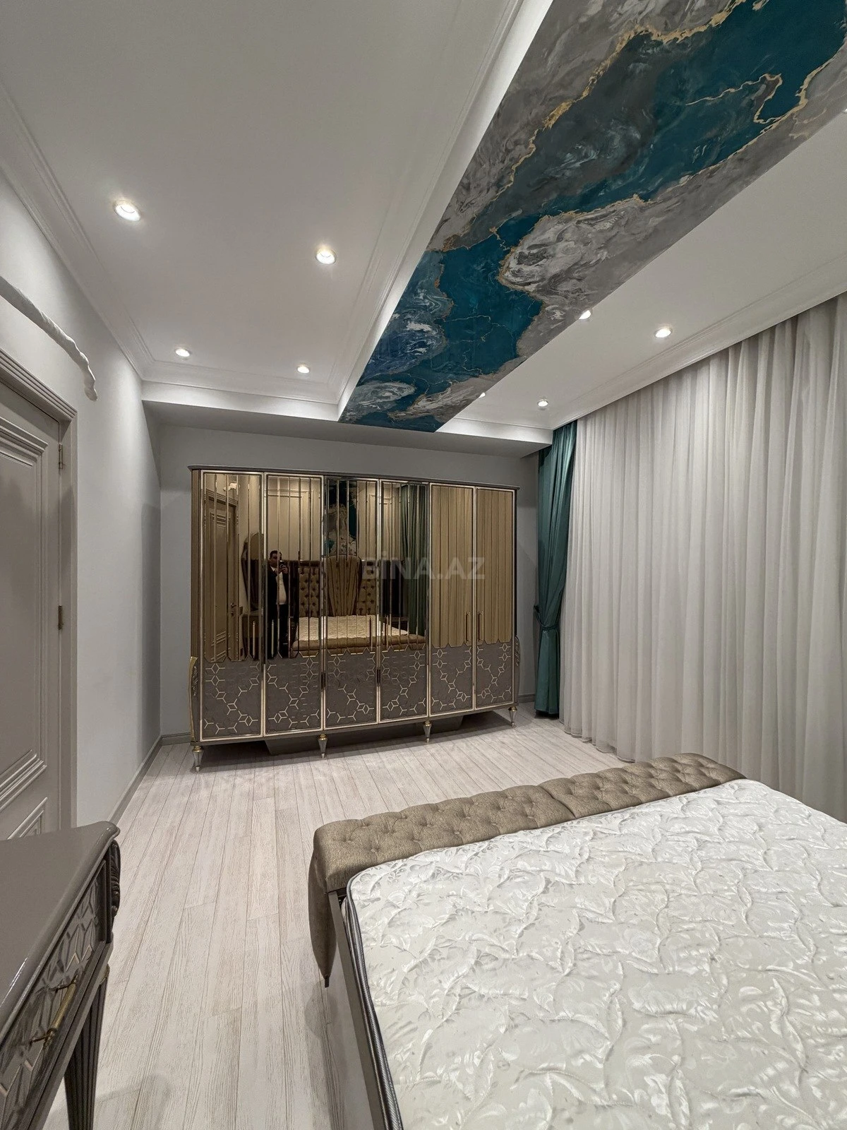 Kirayə verilir 3 otaqlı mənzil 130 m²