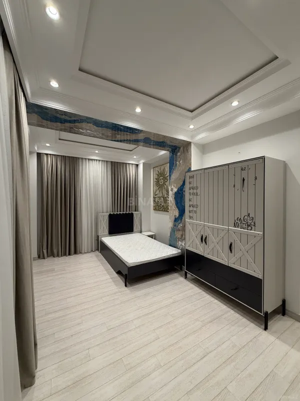 Kirayə verilir 3 otaqlı mənzil 130 m²