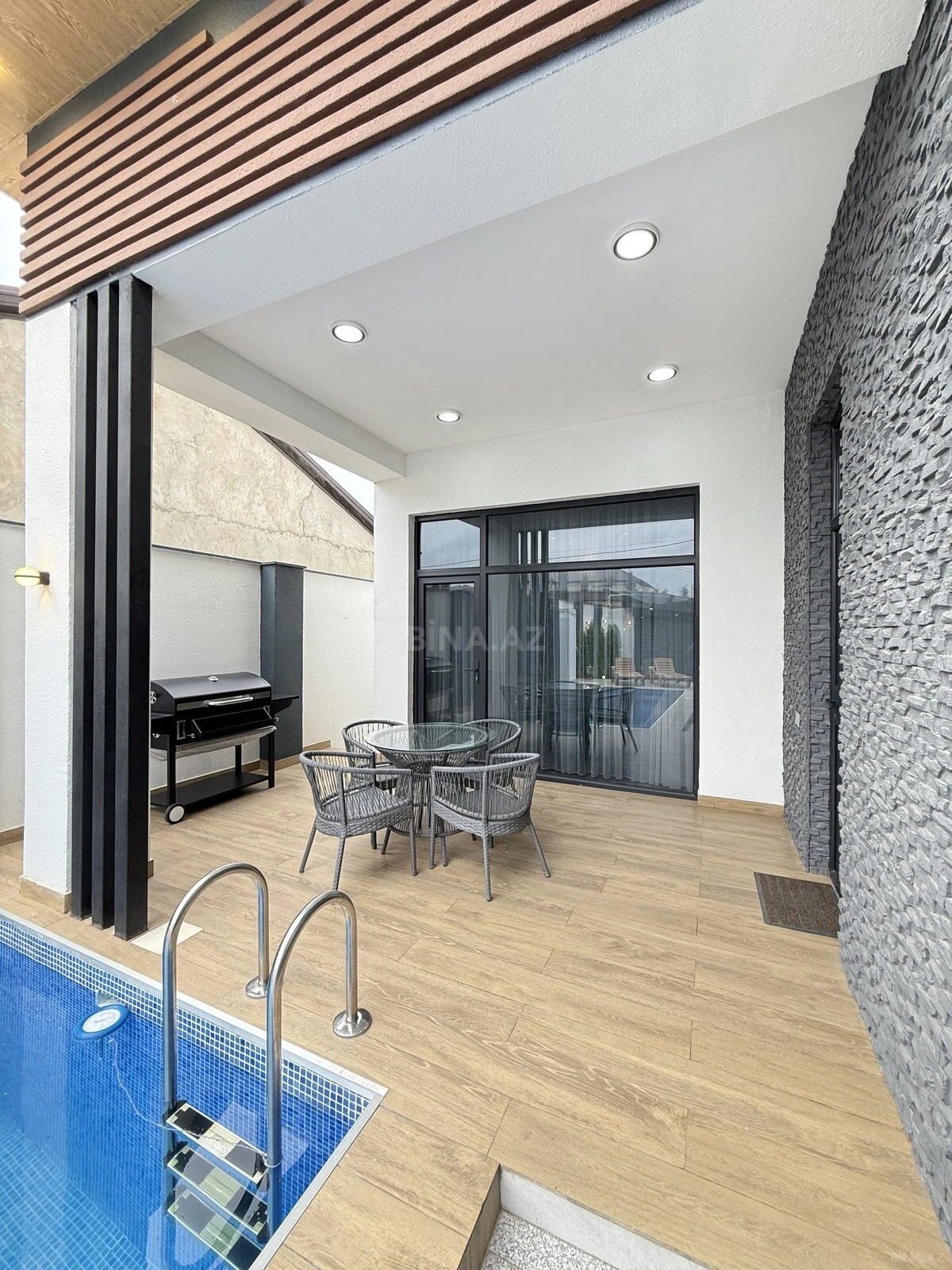 Satılır 4 otaqlı həyət evi 150 m²