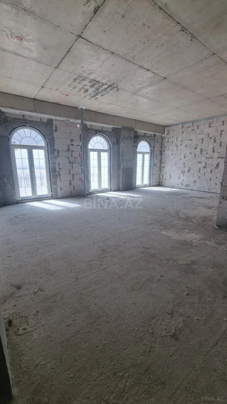 Satılır 3 otaqlı mənzil 110.5 m²