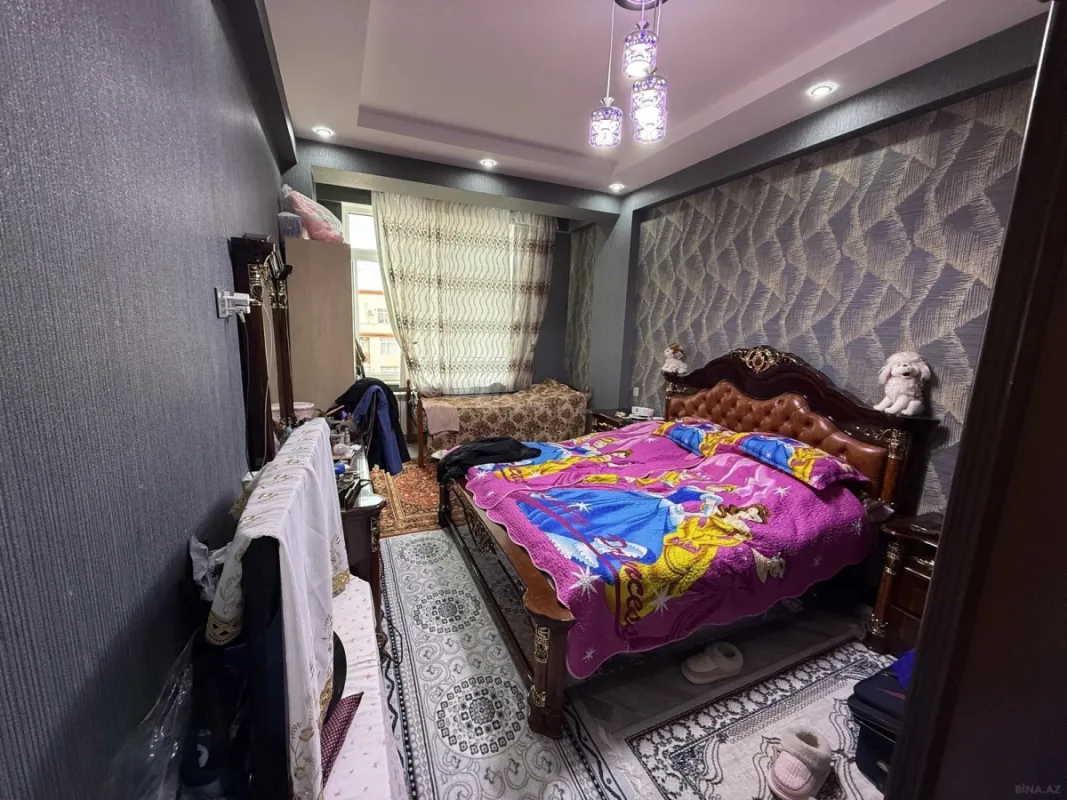 Satılır 3 otaqlı mənzil 141 m²