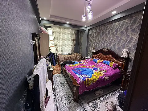 Satılır 3 otaqlı mənzil 141 m²