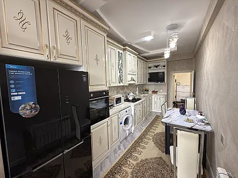 Satılır 3 otaqlı mənzil 141 m²