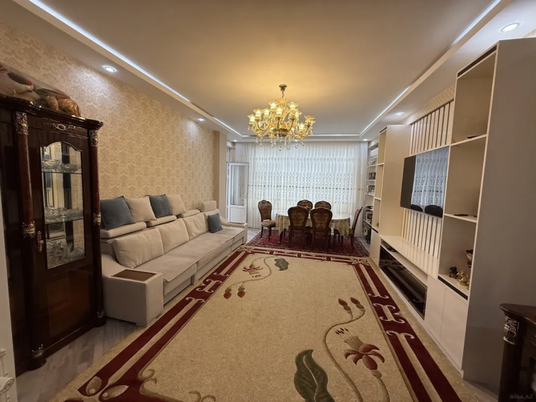 Satılır 3 otaqlı mənzil 141 m²