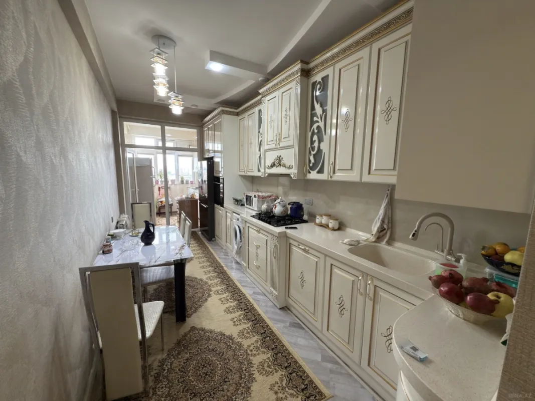 Satılır 3 otaqlı mənzil 141 m²