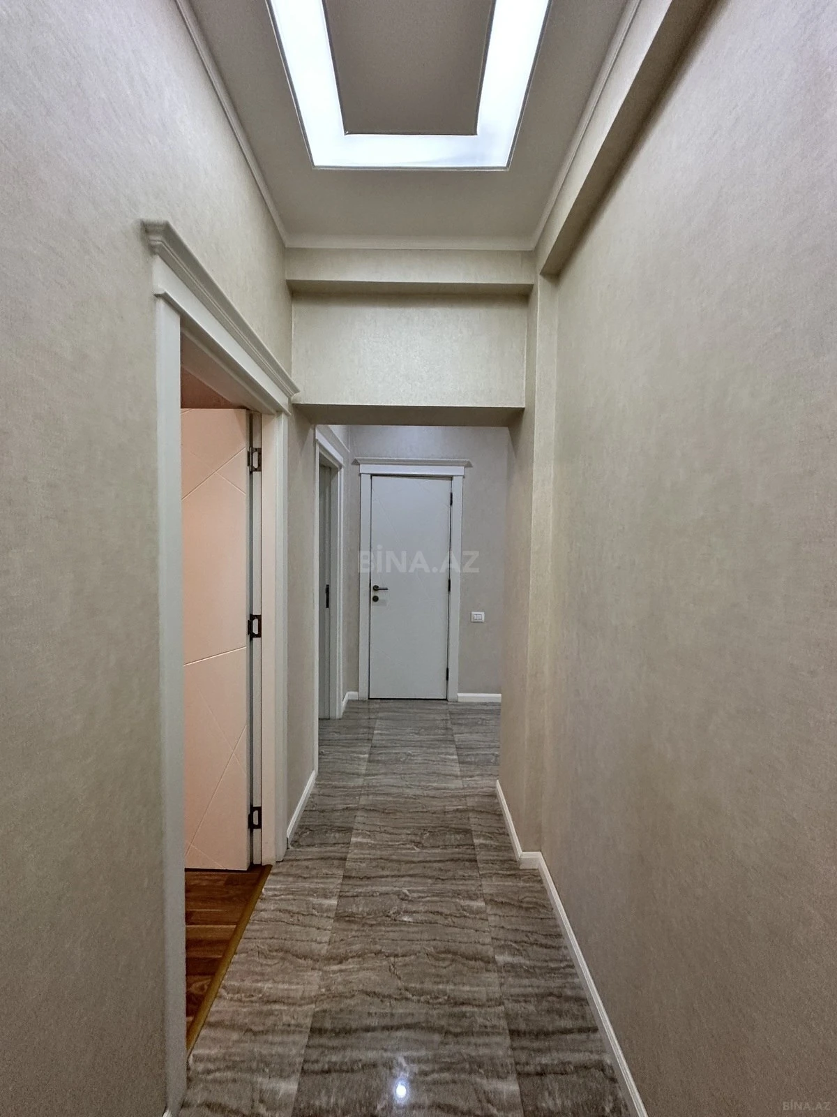 Satılır 3 otaqlı mənzil 130 m²
