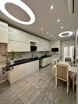 Satılır 3 otaqlı mənzil 130 m²