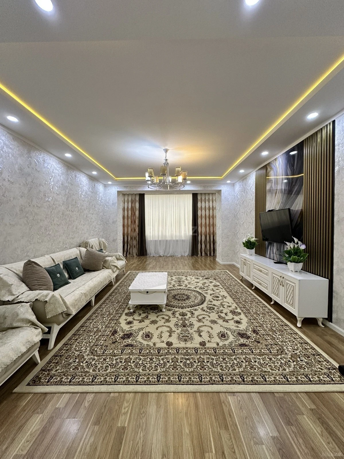 Satılır 3 otaqlı mənzil 130 m²