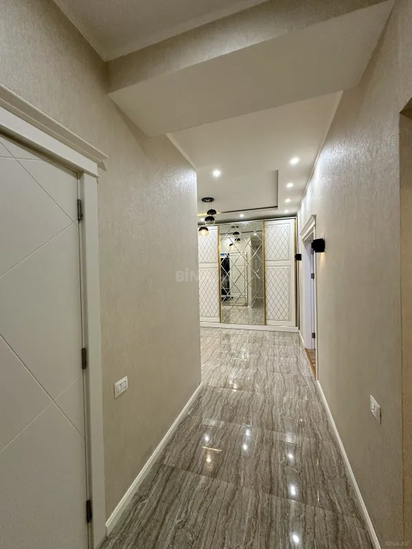 Satılır 3 otaqlı mənzil 130 m²