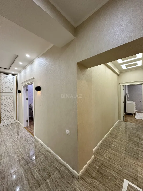 Satılır 3 otaqlı mənzil 130 m²