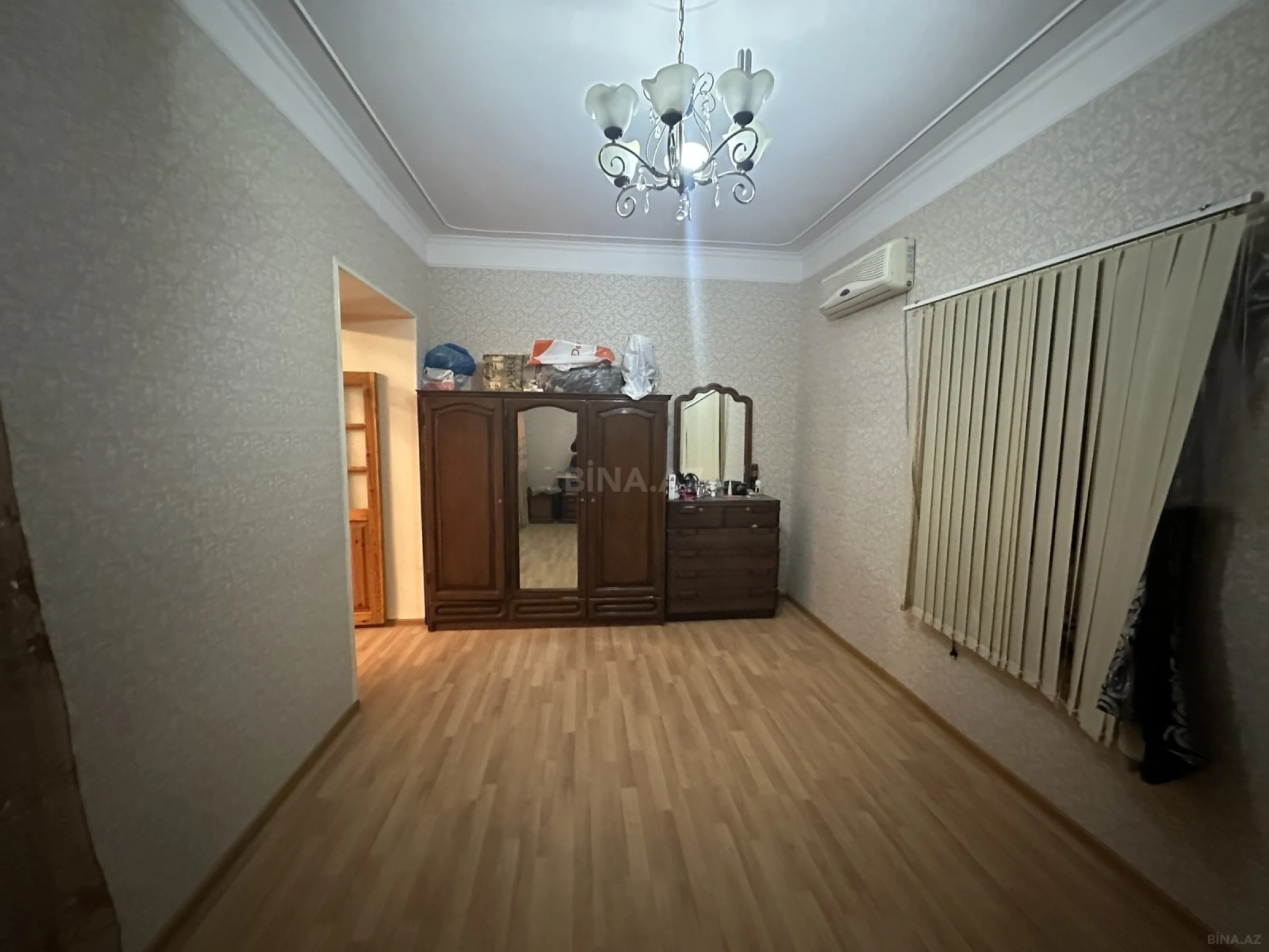 Satılır 6 otaqlı həyət evi 239 m²