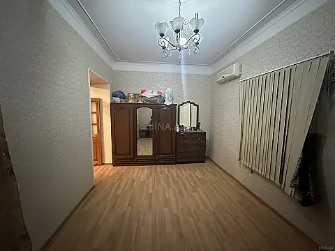 Satılır 6 otaqlı həyət evi 239 m²