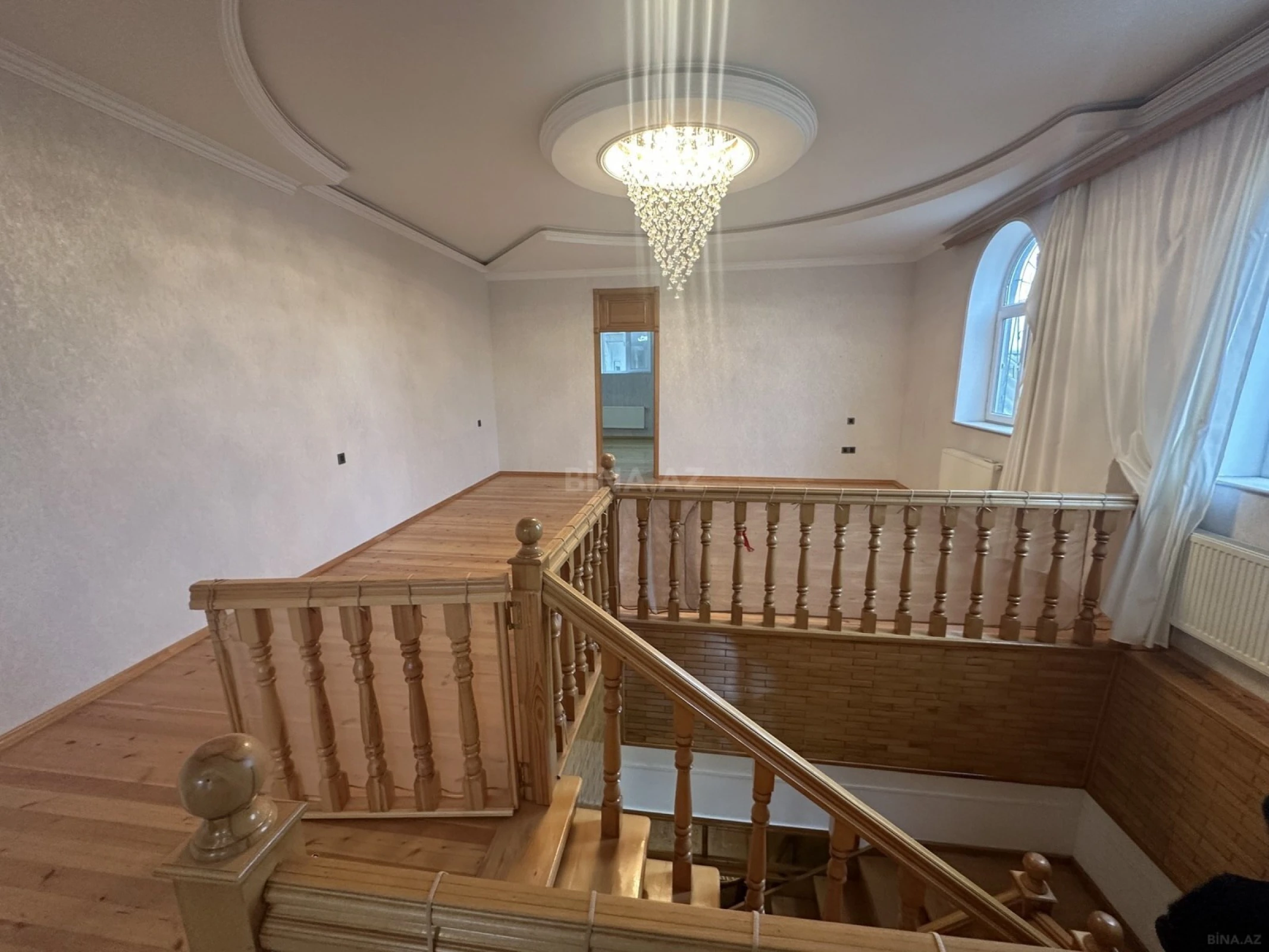 Satılır 6 otaqlı həyət evi 239 m²