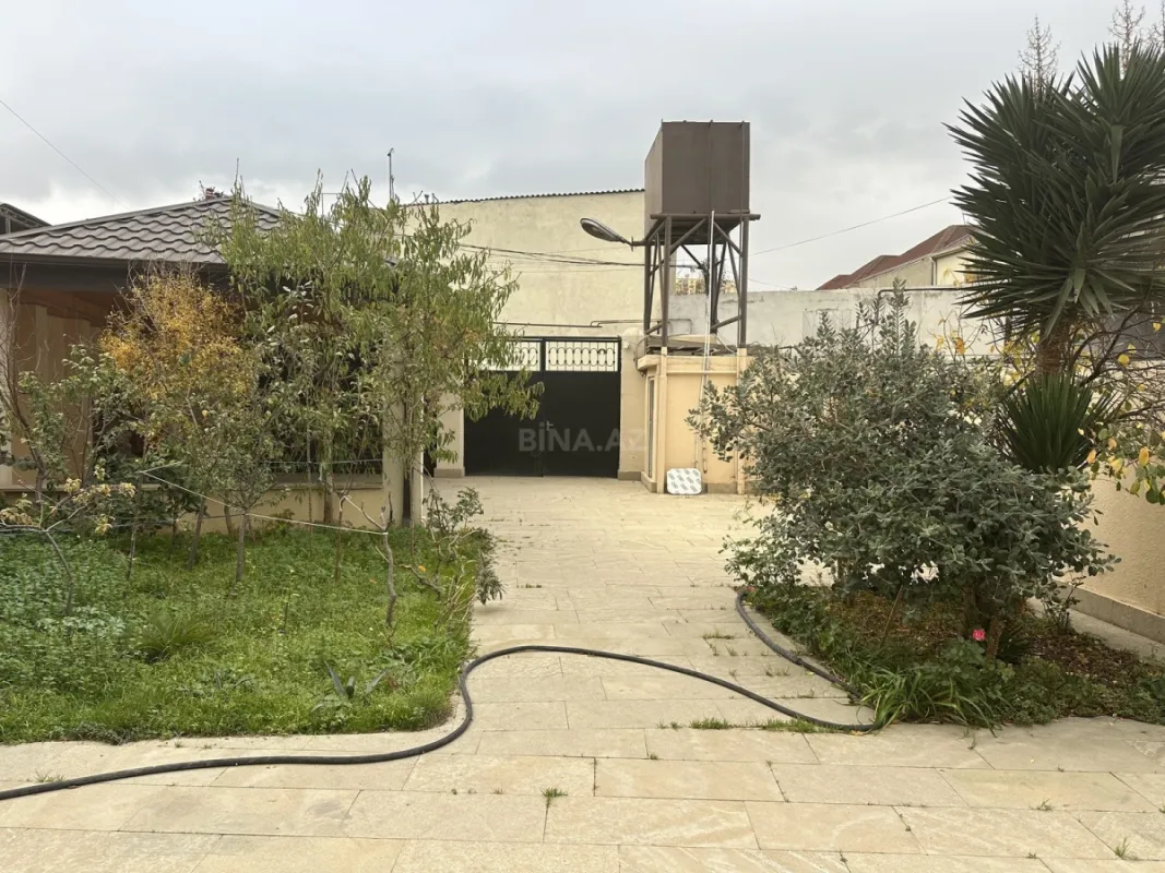 Satılır 6 otaqlı həyət evi 239 m²
