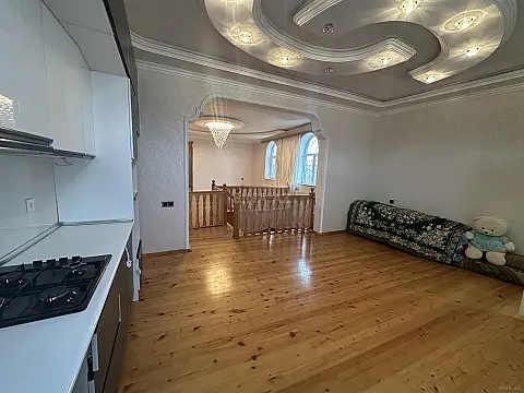 Satılır 6 otaqlı həyət evi 239 m²