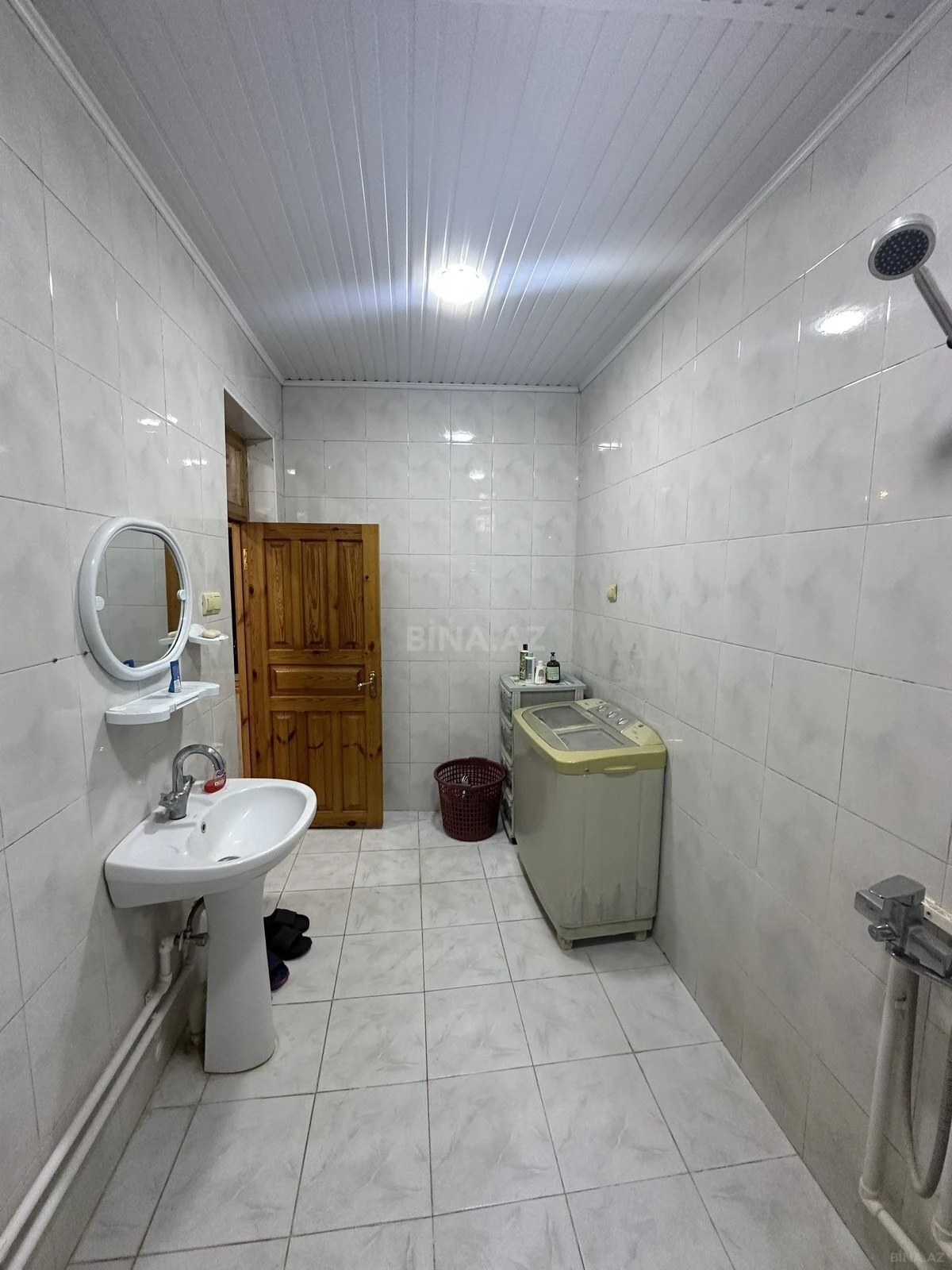 Satılır 6 otaqlı həyət evi 239 m²
