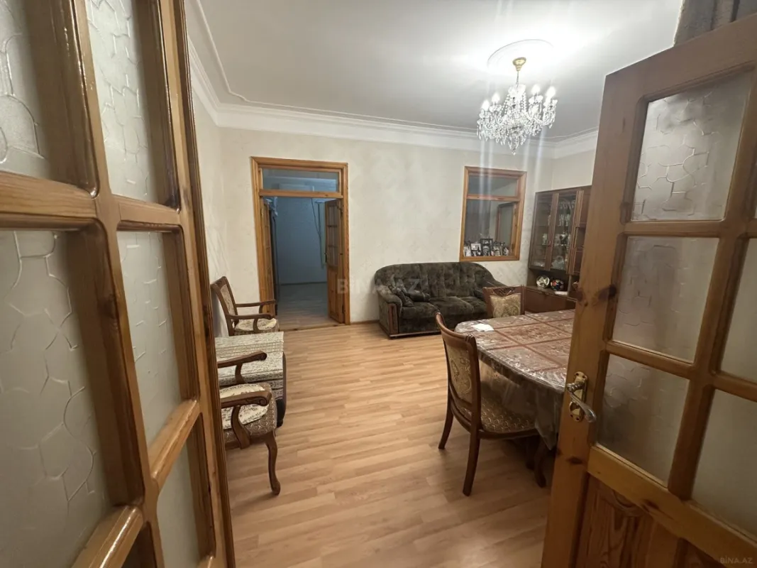 Satılır 6 otaqlı həyət evi 239 m²