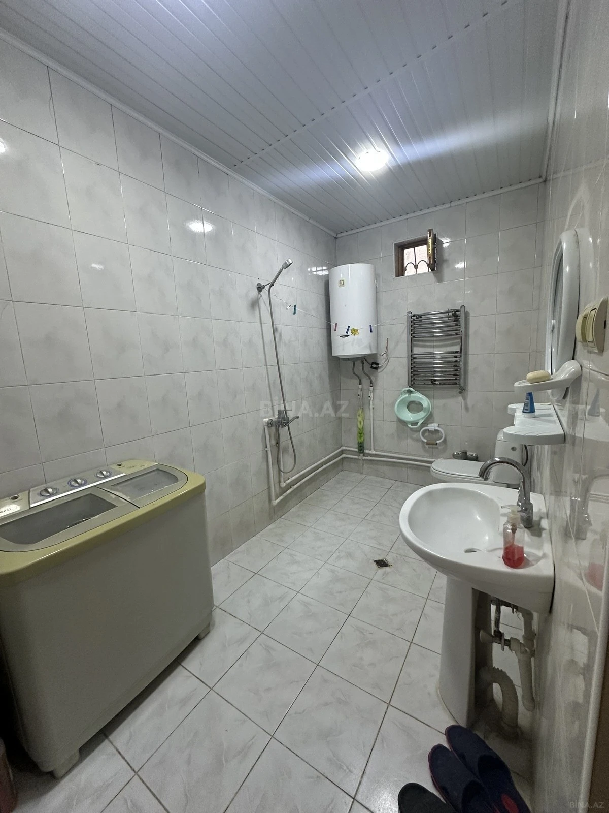 Satılır 6 otaqlı həyət evi 239 m²