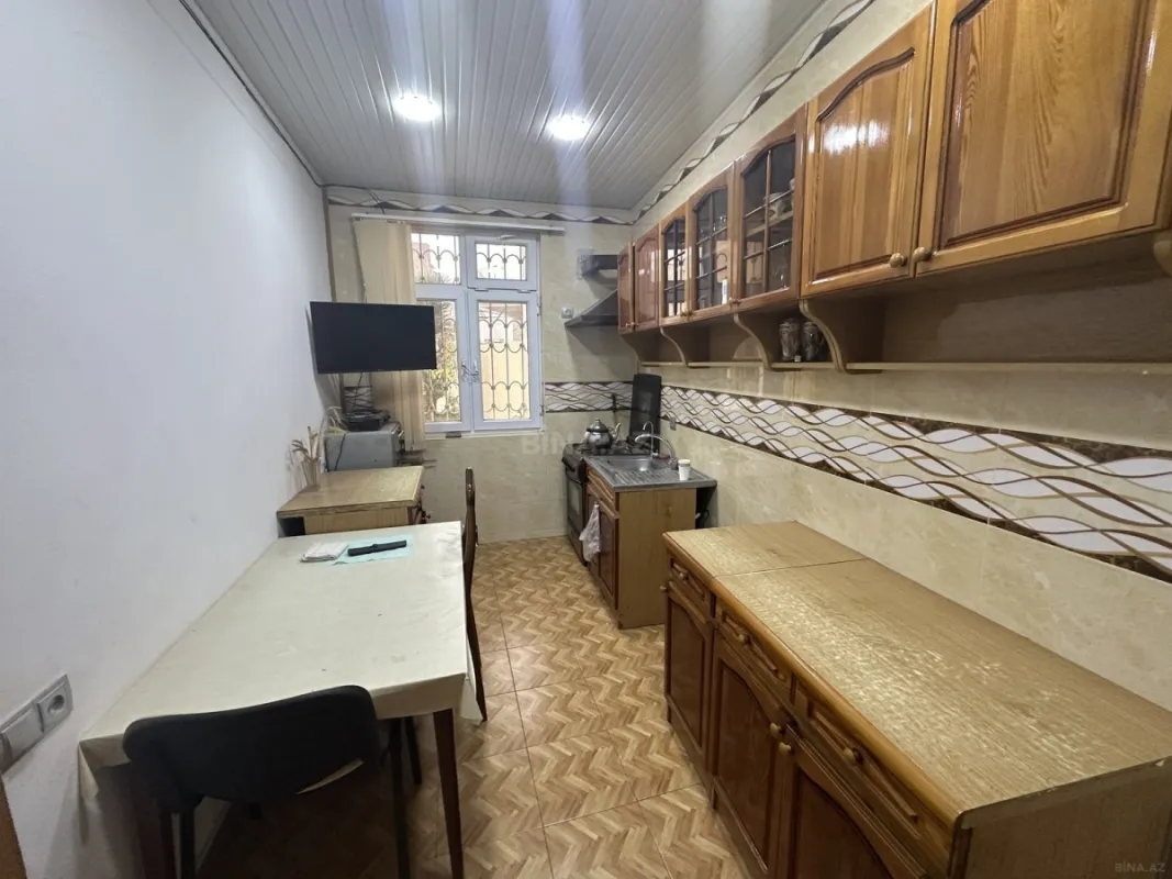 Satılır 6 otaqlı həyət evi 239 m²